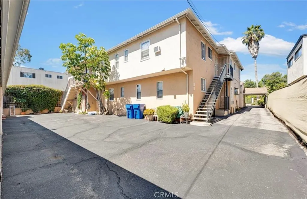 main property photo 31