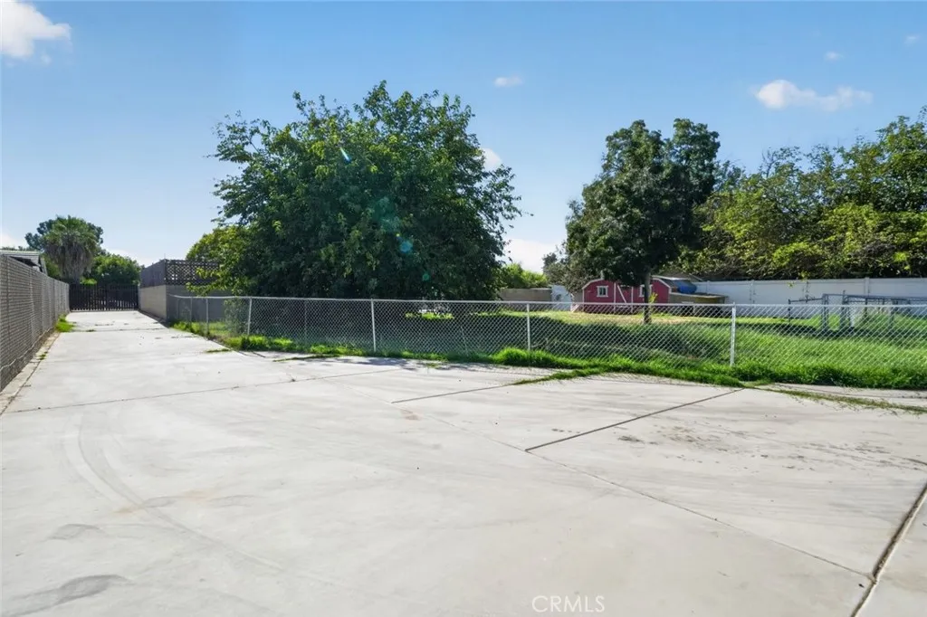 main property photo 30