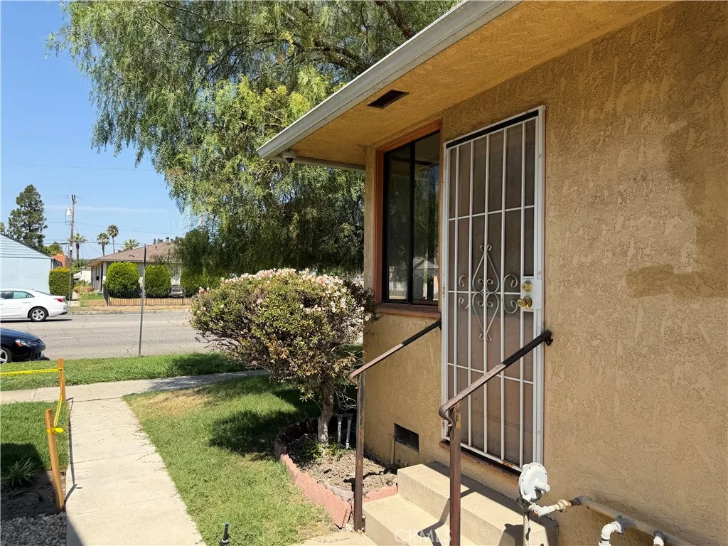 main property photo 12