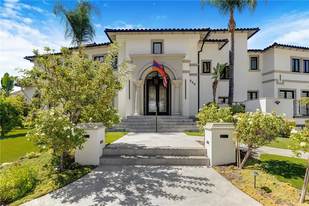 main property photo 9