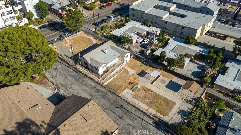 main property photo 4