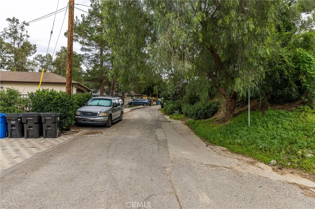 main property photo 18