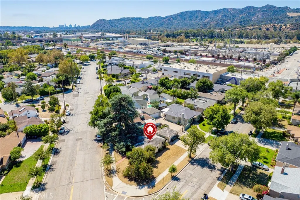 main property photo 4