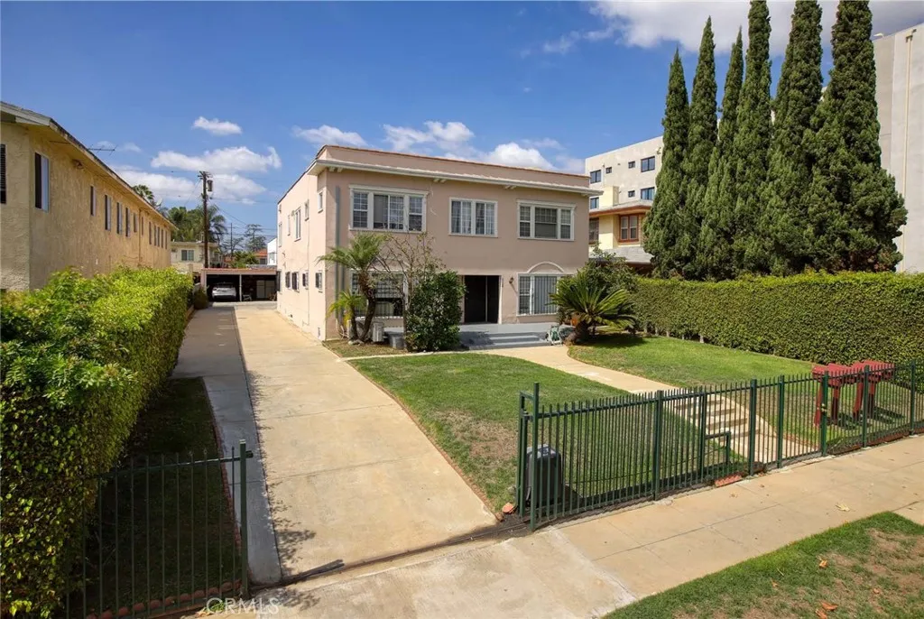 main property photo 9