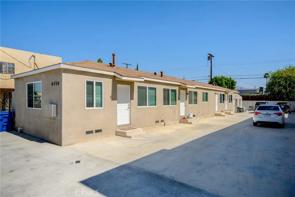 main property photo 0