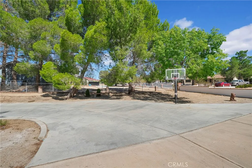 main property photo 40