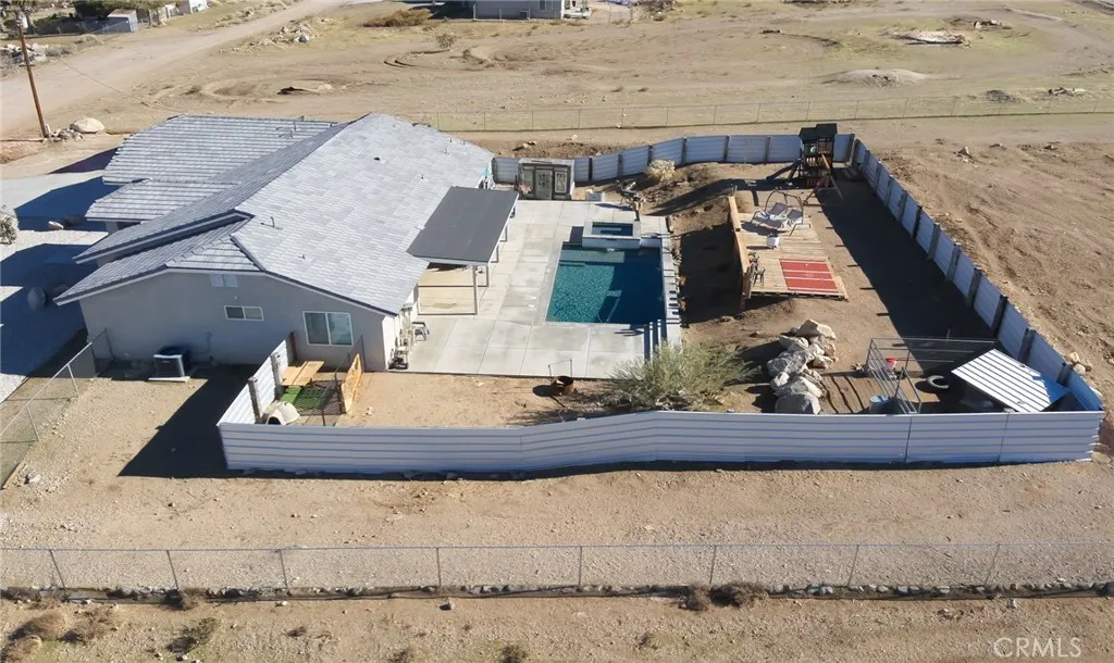 main property photo 36
