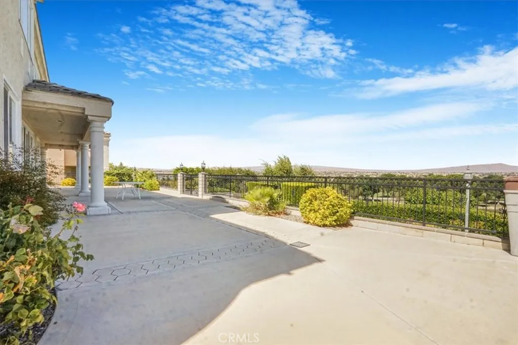 main property photo 13