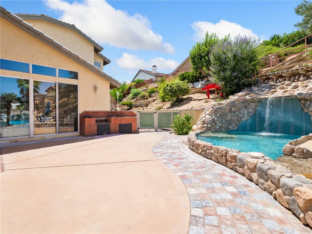 main property photo 54