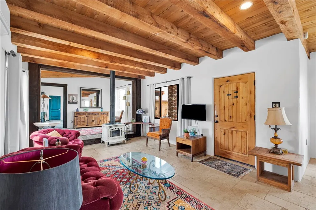 main property photo 17