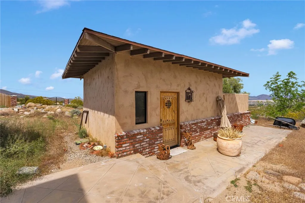 main property photo 8