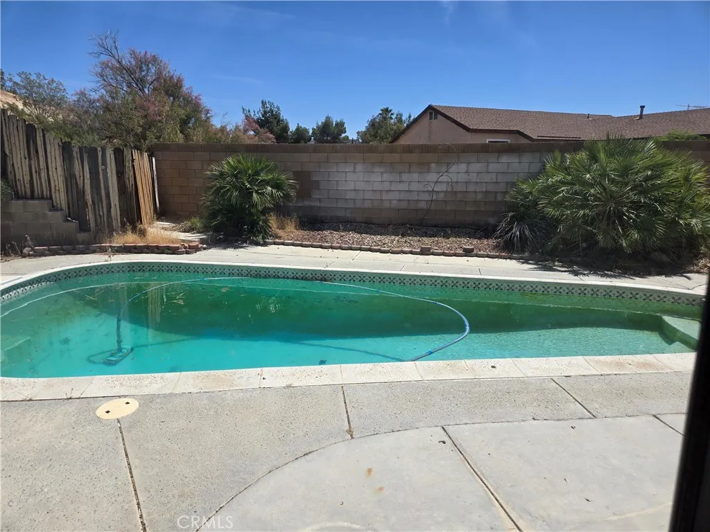 main property photo 17