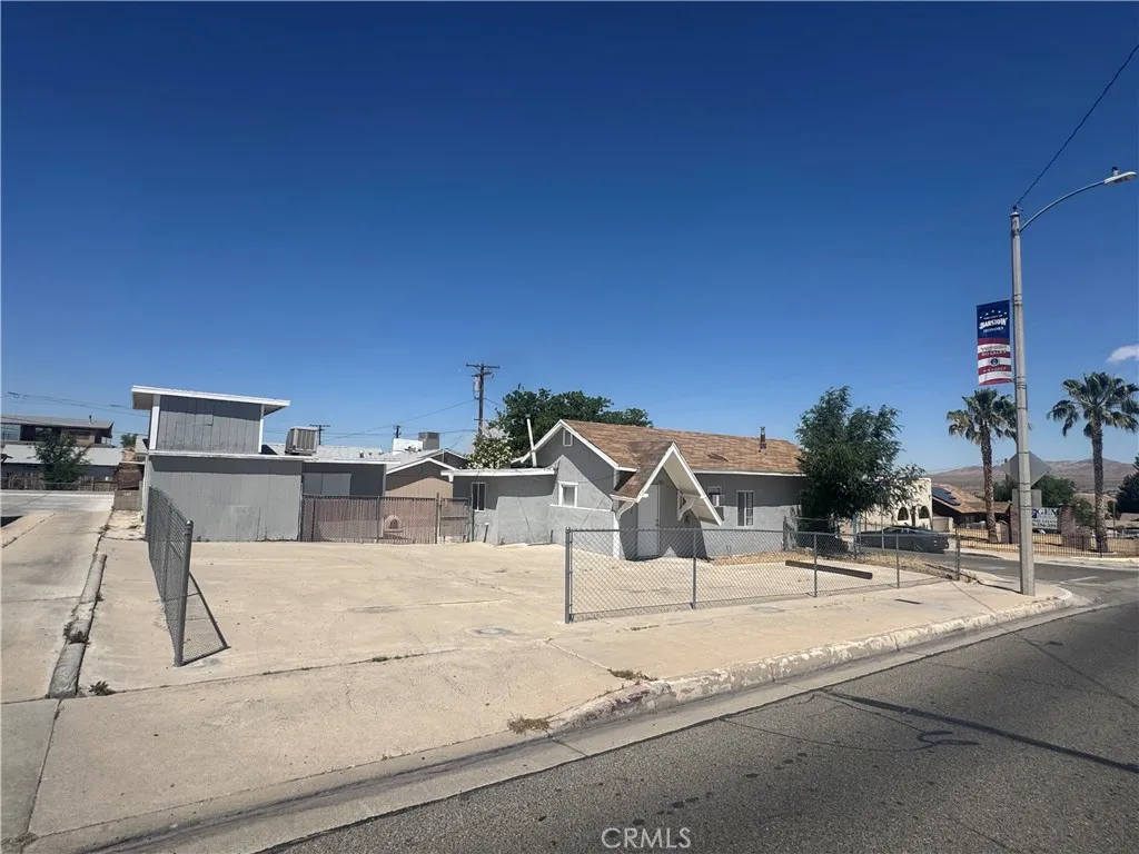 main property photo 5