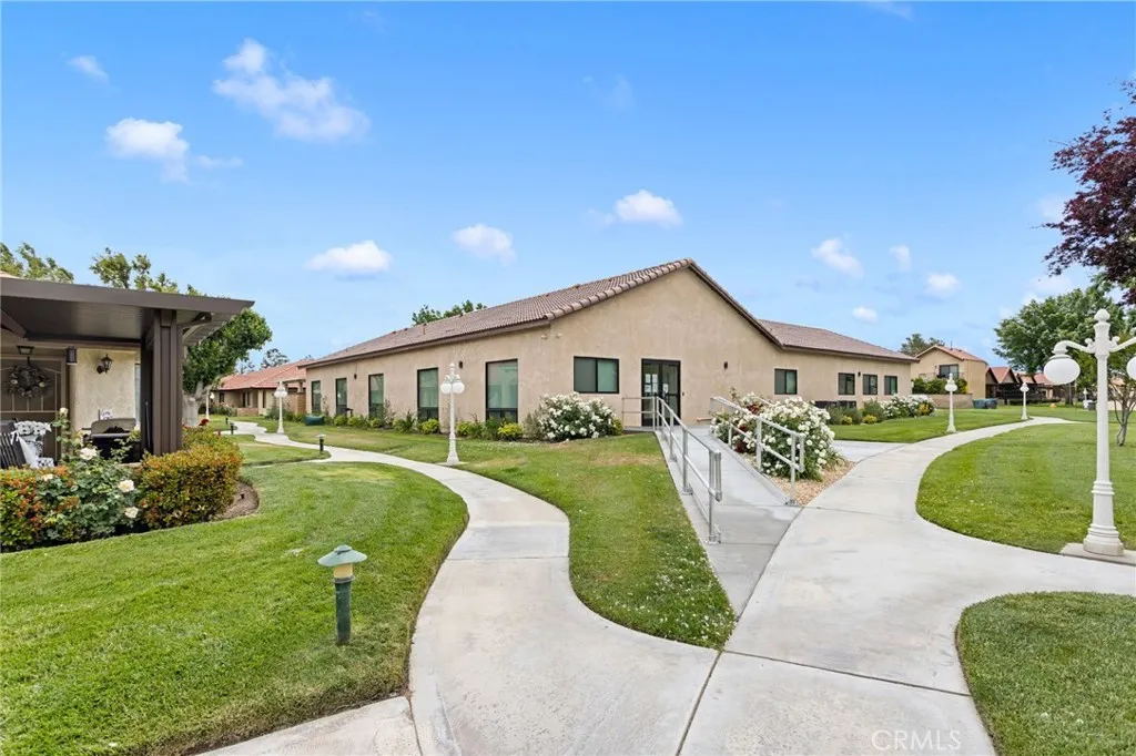 main property photo 28