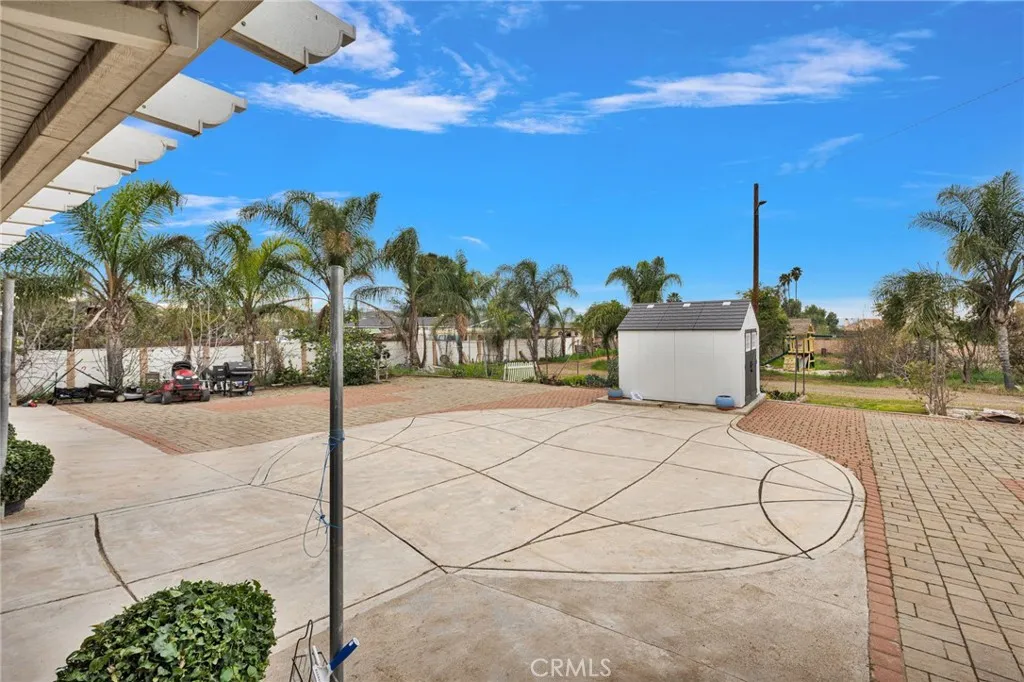 main property photo 30