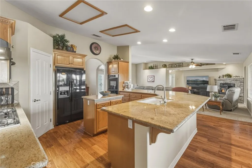 main property photo 7