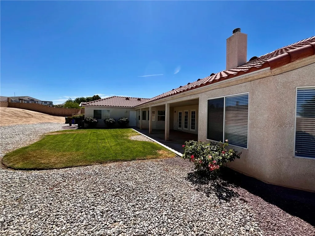 main property photo 11