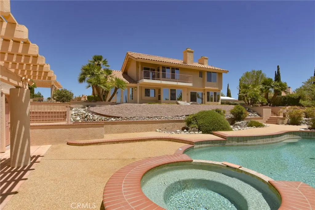 main property photo 17