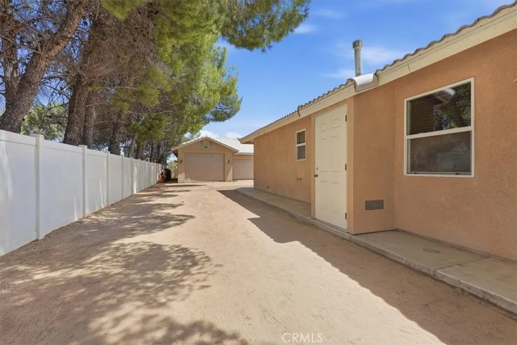 main property photo 50