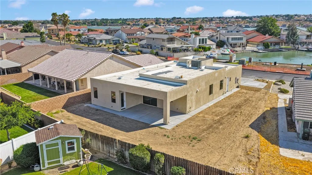 main property photo 45