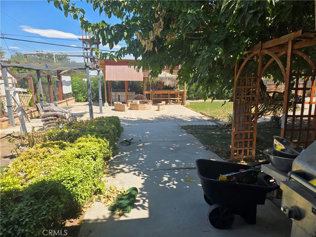 main property photo 16