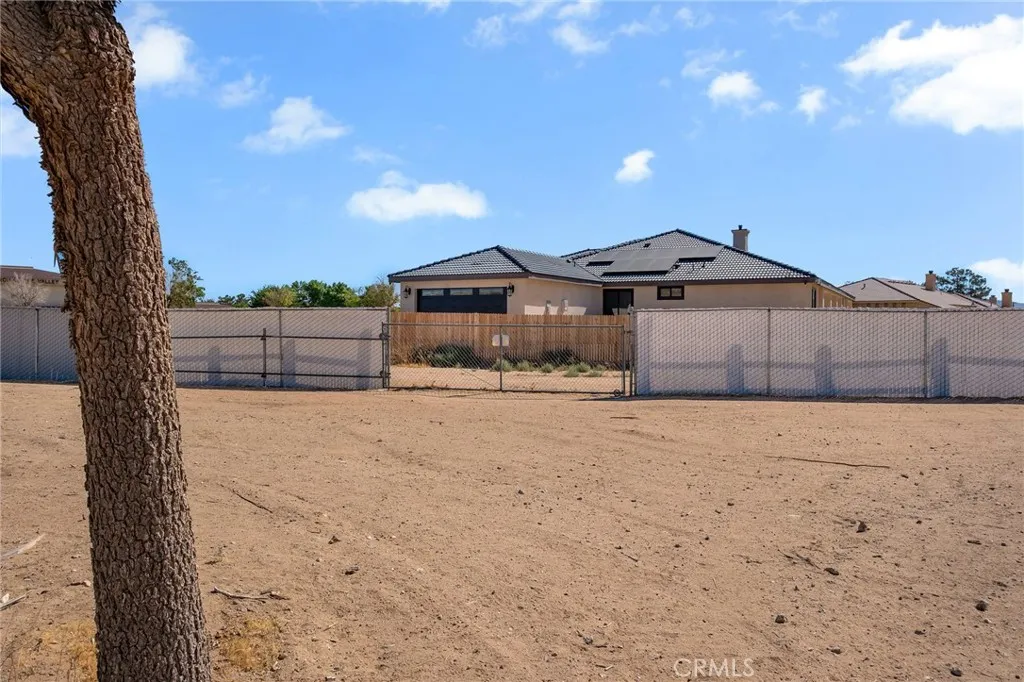 main property photo 28