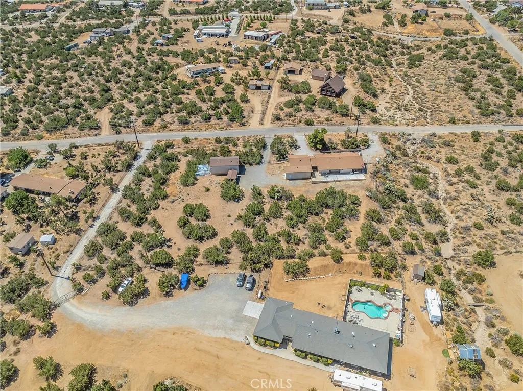 main property photo 28