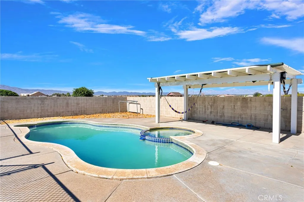 main property photo 6