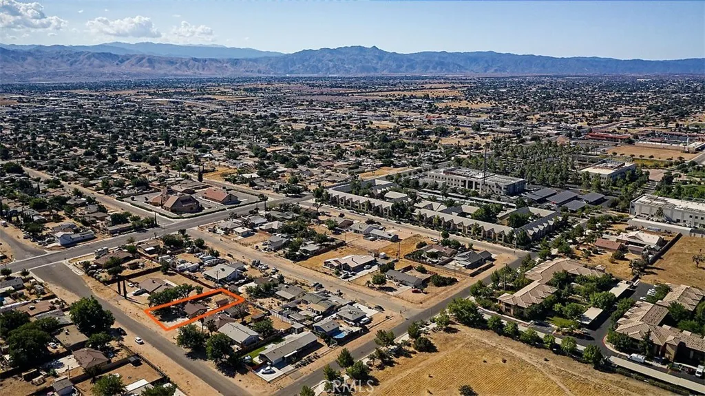 main property photo 32