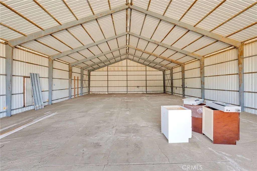 main property photo 40