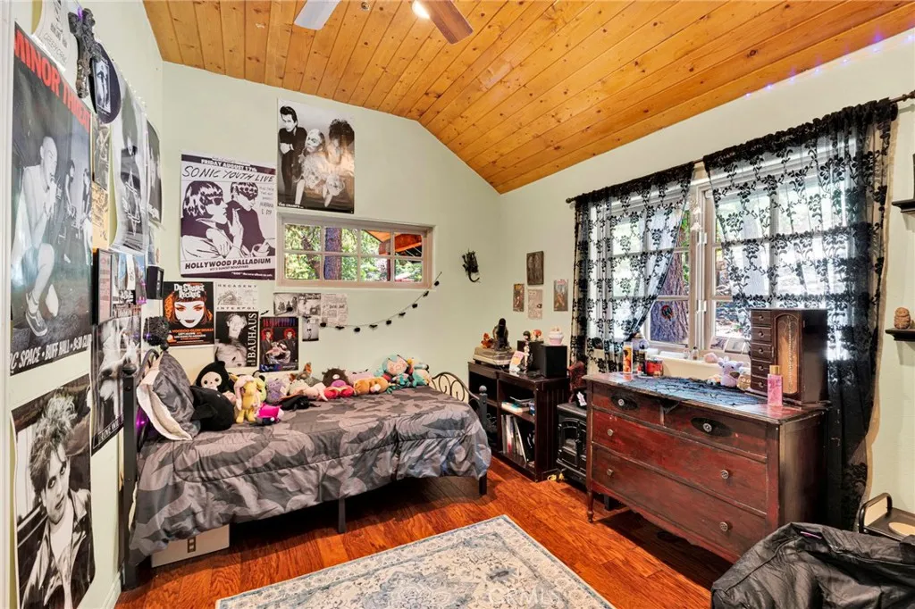 main property photo 14