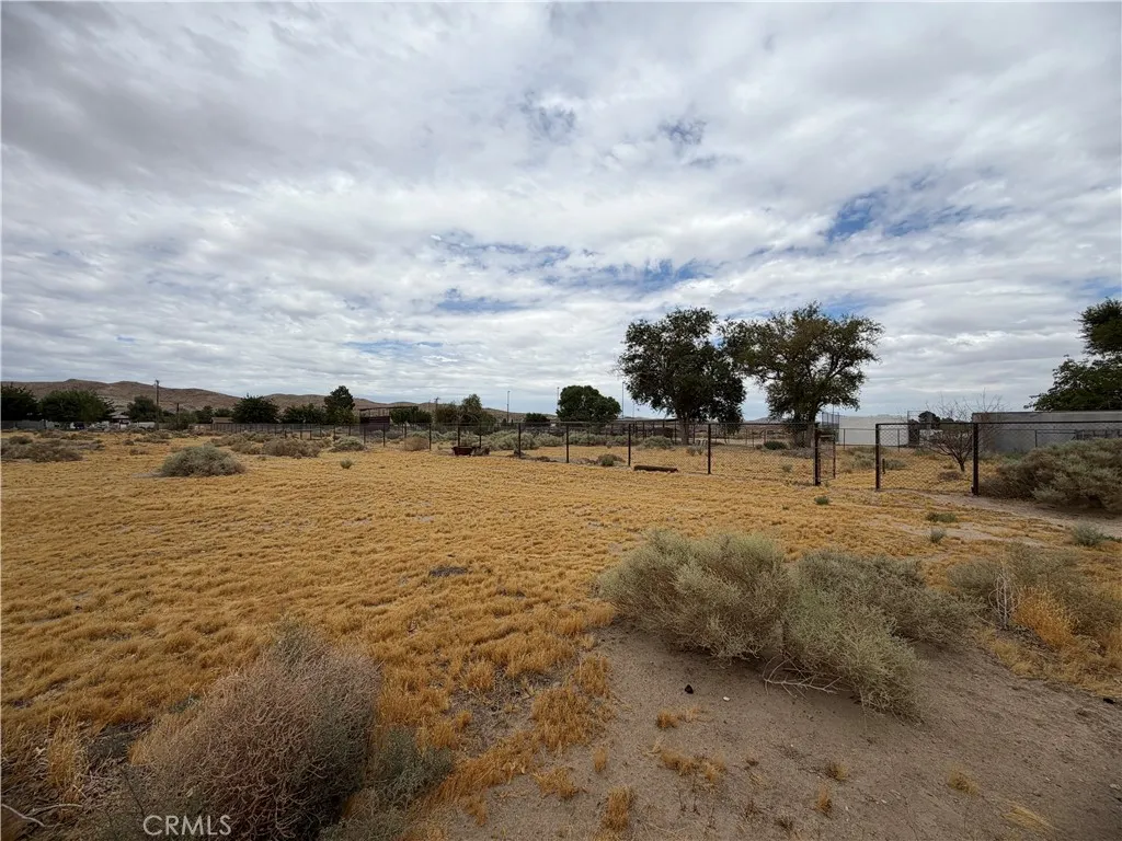 main property photo 28