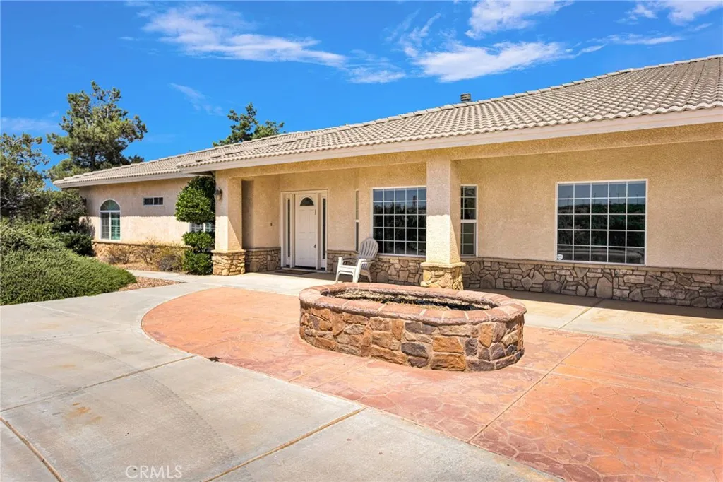 main property photo 5