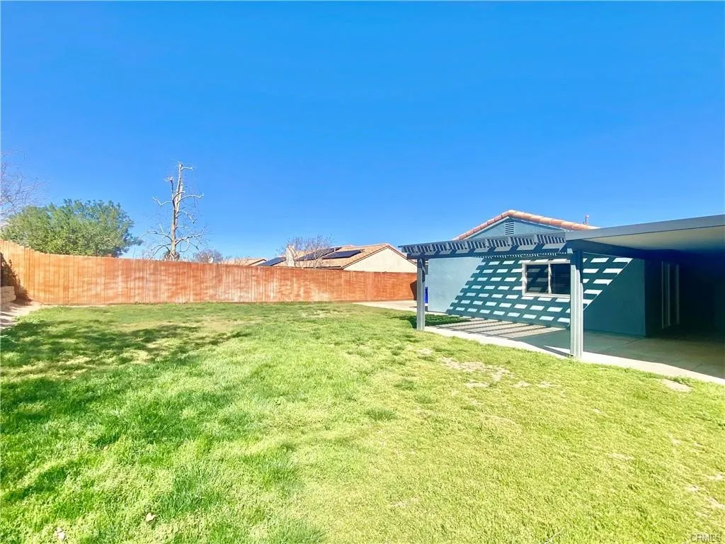 main property photo 28