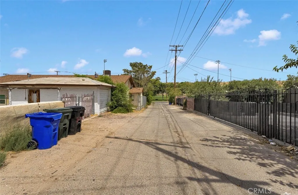 main property photo 16