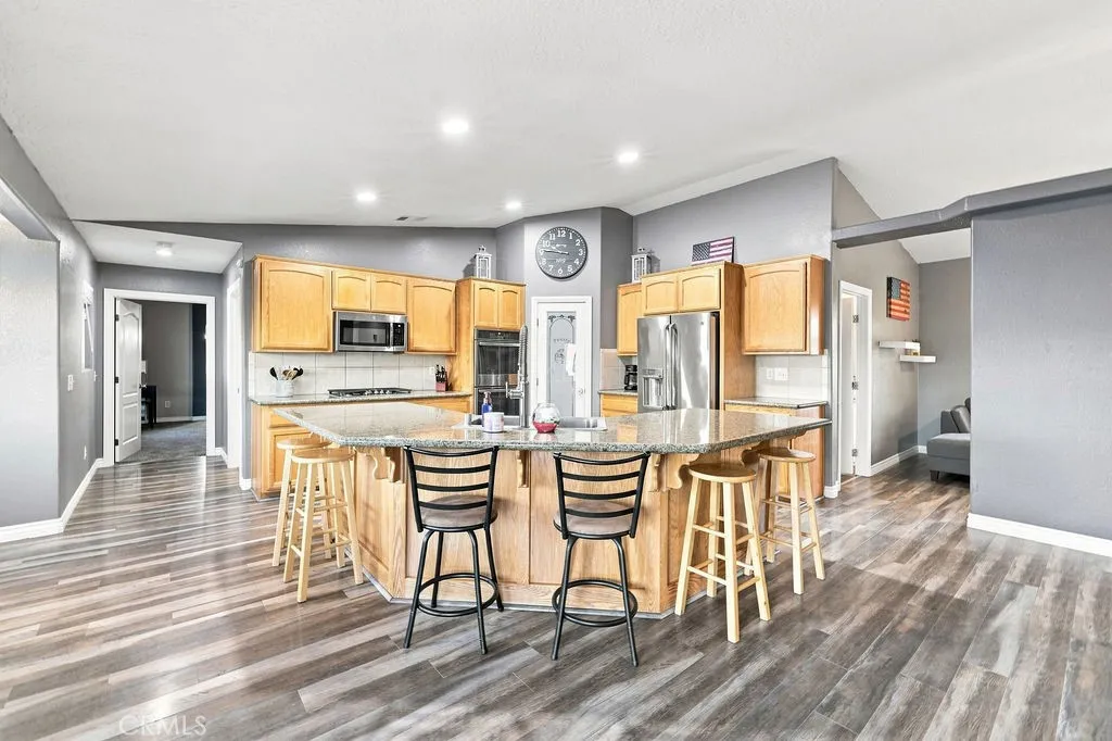 main property photo 10
