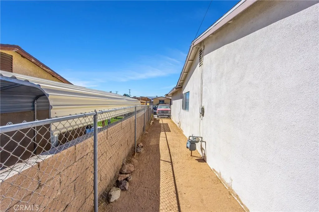 main property photo 28