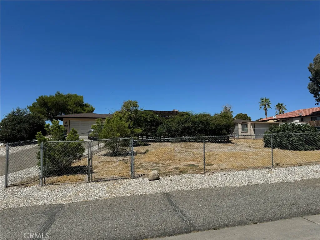 main property photo 13