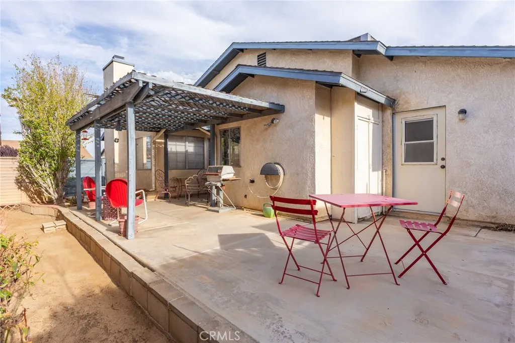 main property photo 28
