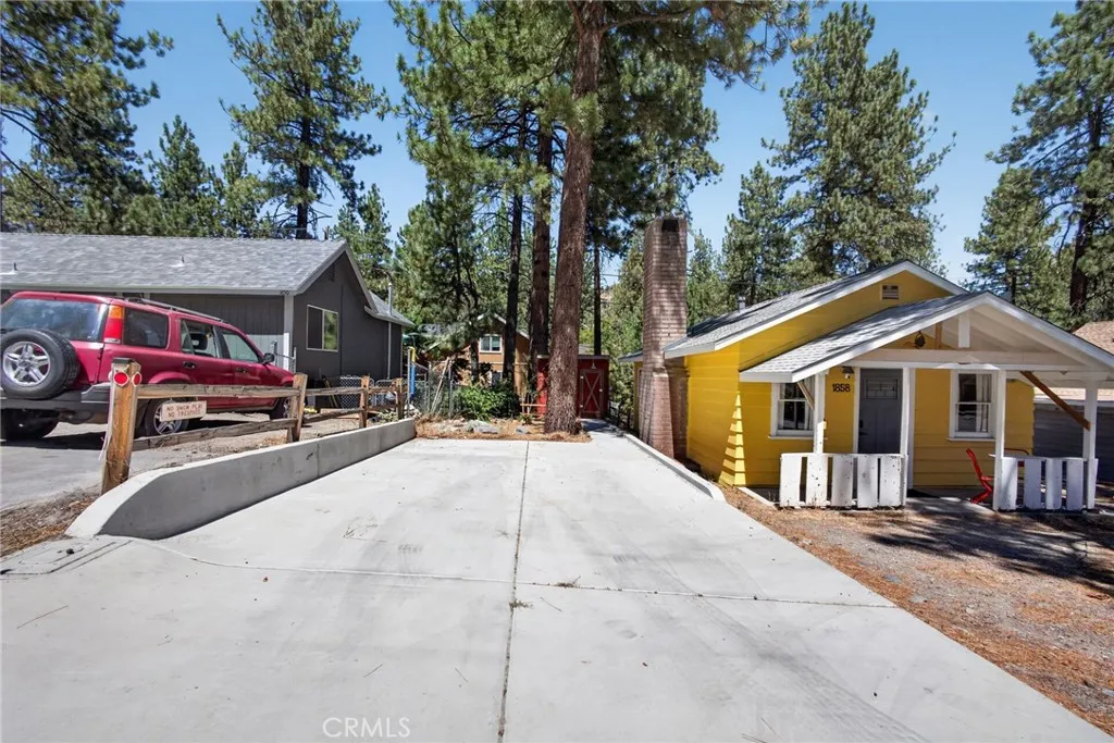 main property photo 25