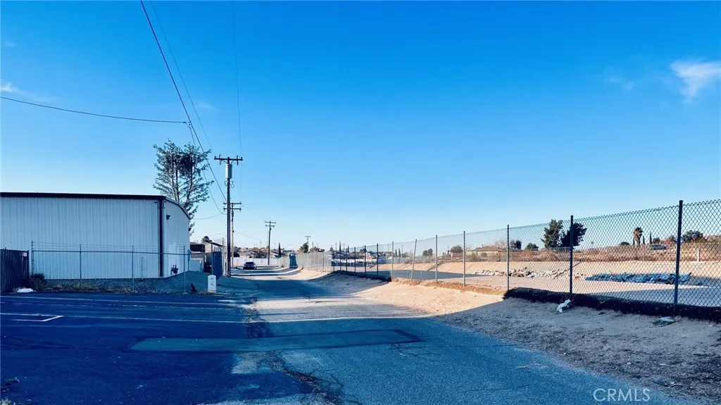 main property photo 30