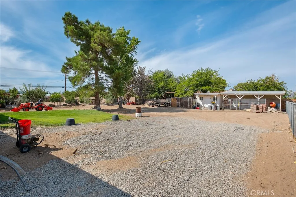 main property photo 28