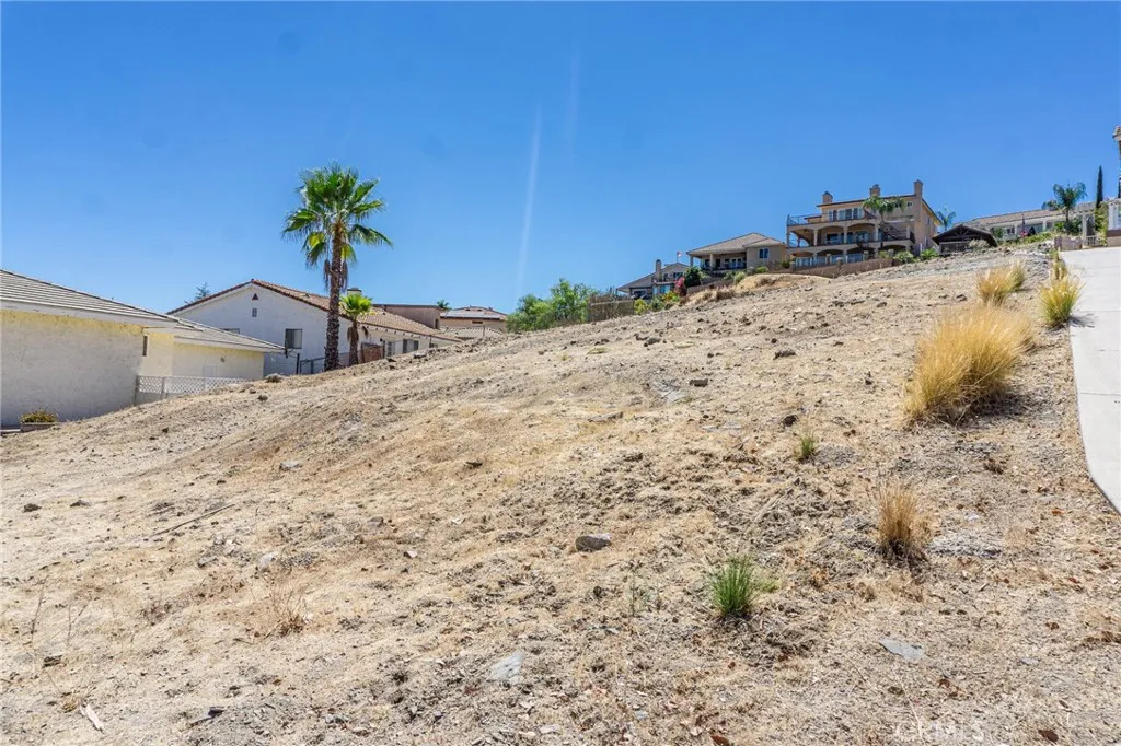 main property photo 13