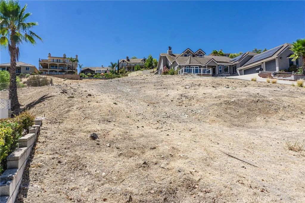 main property photo 14