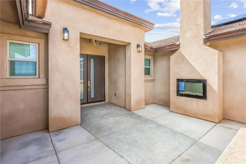 main property photo 5