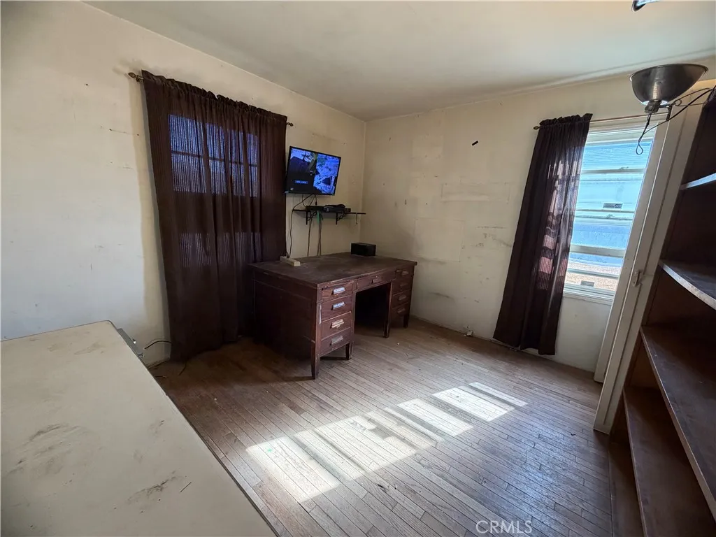 main property photo 13