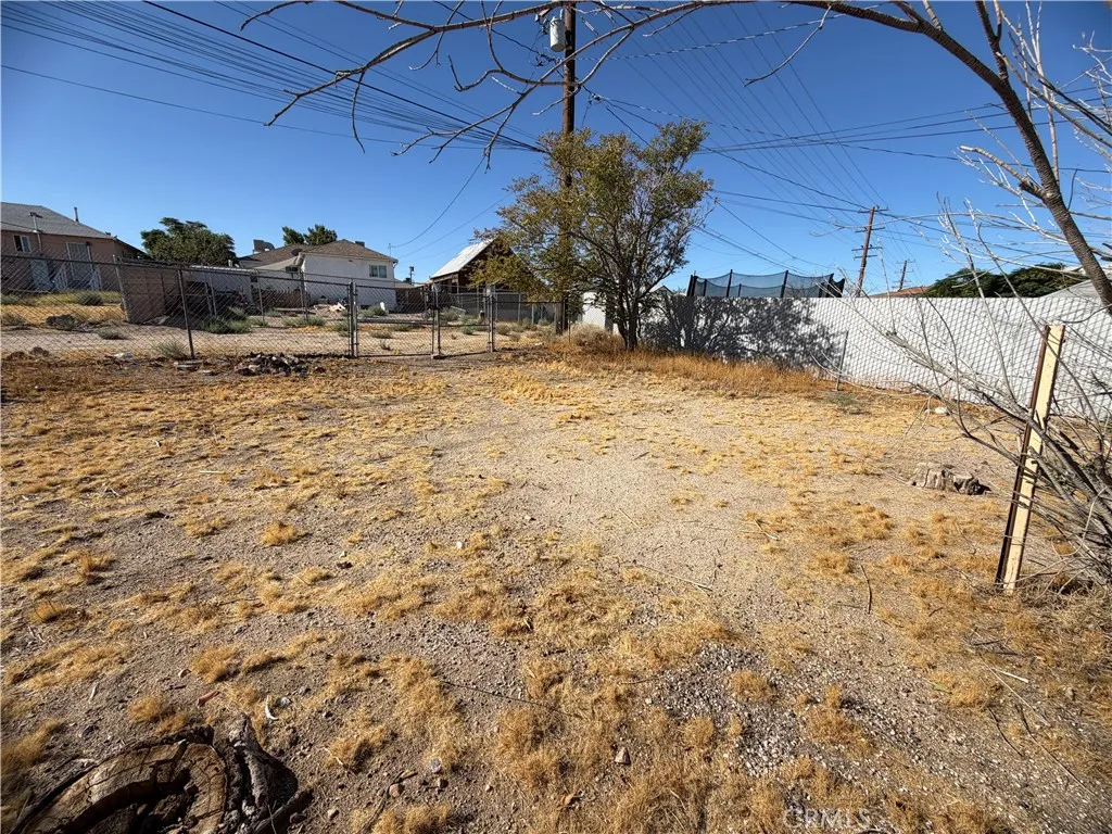 main property photo 23