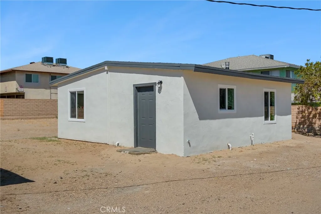 main property photo 14
