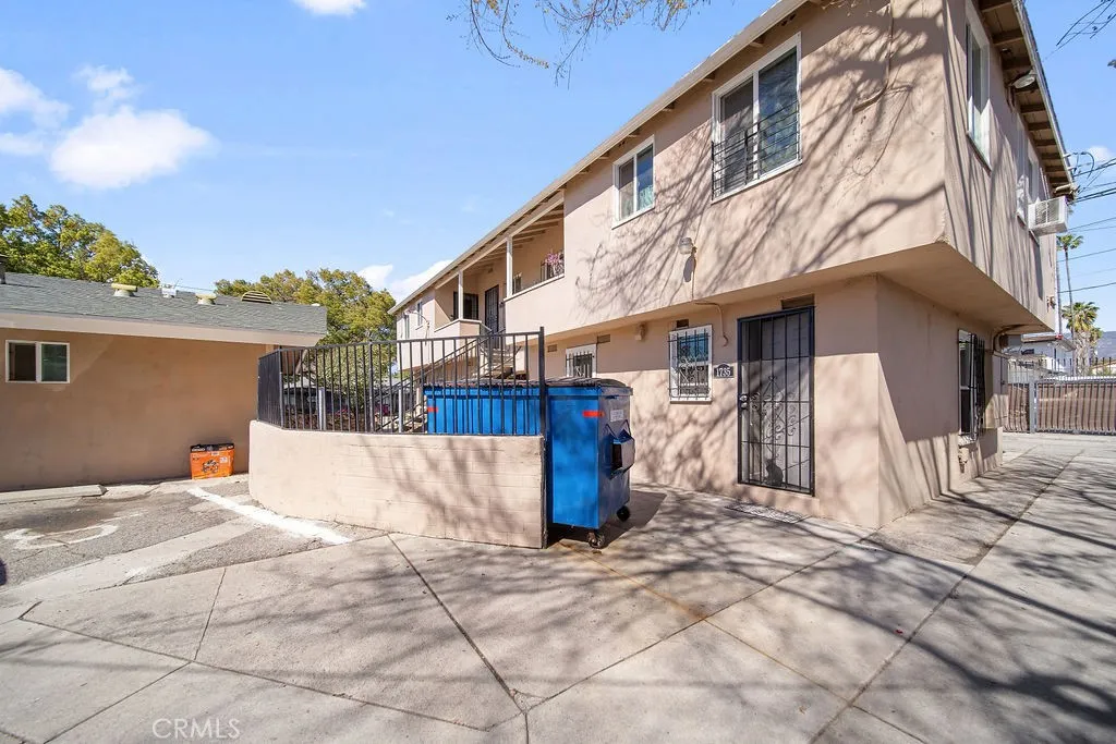 main property photo 16