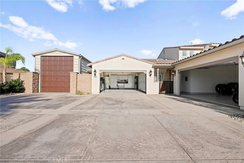 main property photo 33